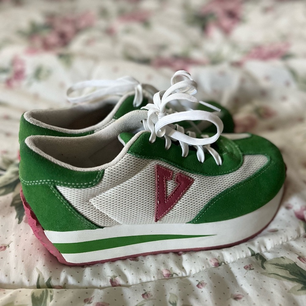 Super cool Volatile green/pink platform sneakers! In a women’s size 10 :))